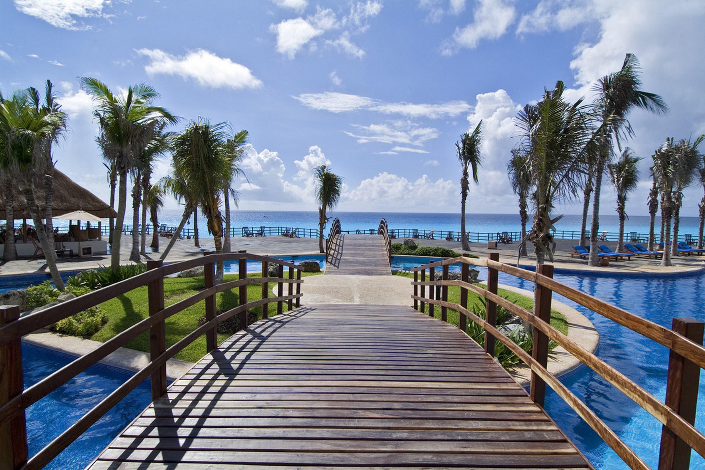 Grand Oasis Cancún Faciliteiten foto The boardwalk at the Grand at Moon Palace